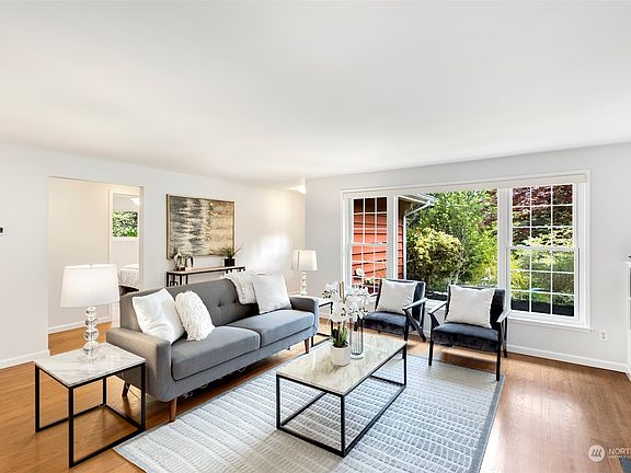 4th image of 525 Mt Hood Drive SW
