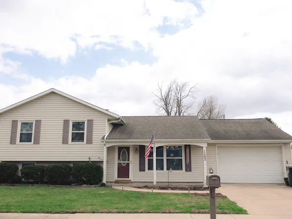 1203 E 24th Pl, Sterling, IL 61081