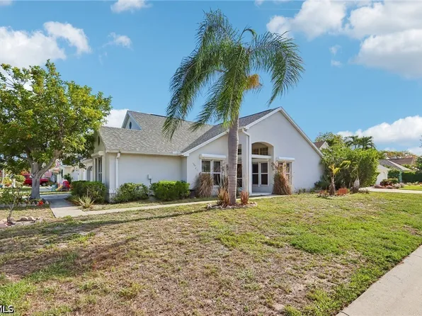 15237 Cricket Ln, Fort Myers, FL 33919