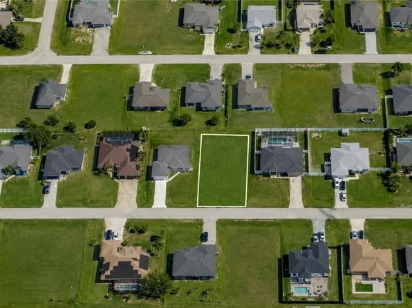 945 NW 7th Pl, Cape Coral, FL 33993