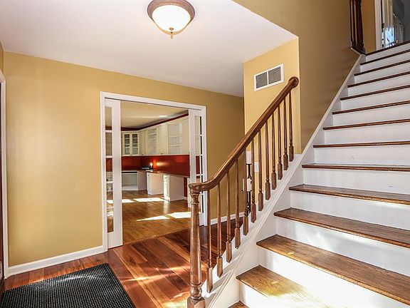 4th image of 9991 Walnutridge Ct