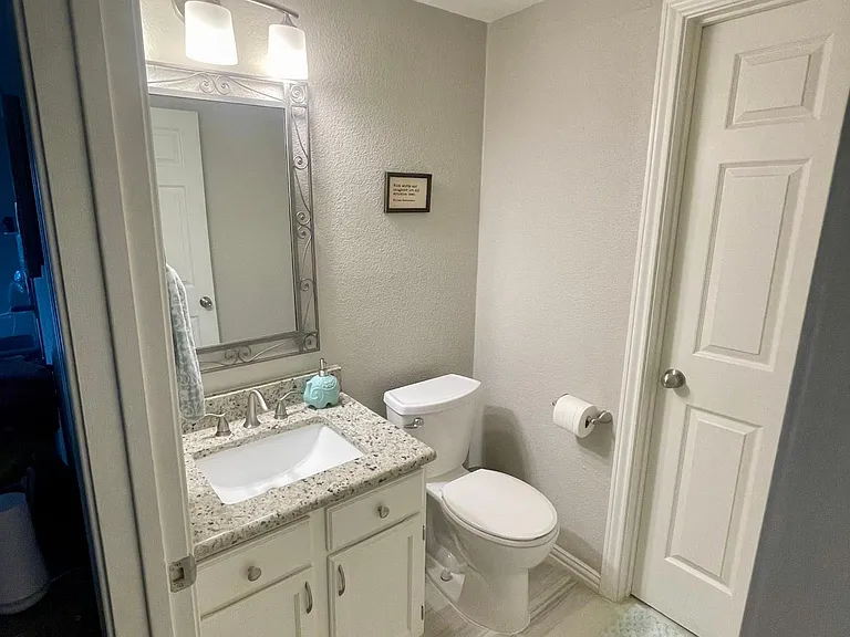 downstairs 1/2 bath