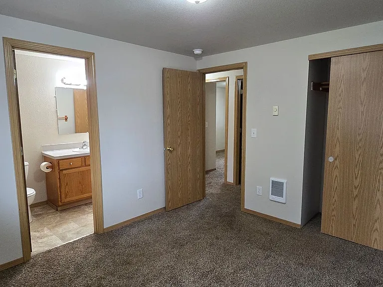 2261 E Crestview Dr — Photo 11