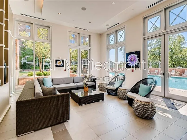 1820 Peachtree Rd #911 — Photo 48
