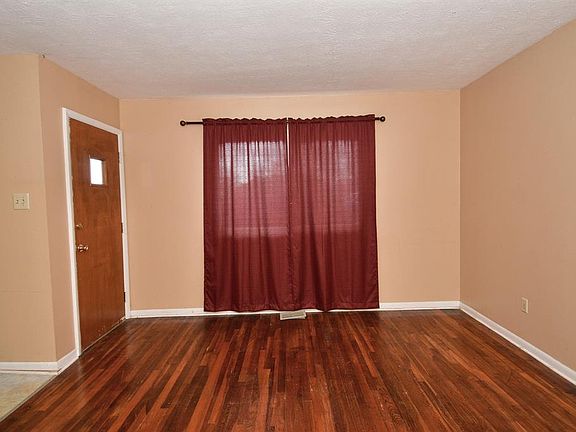5th image of 880-882 N Avon Ave