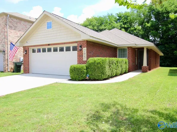 205 Bermuda Lakes Dr, Meridianville, AL 35759