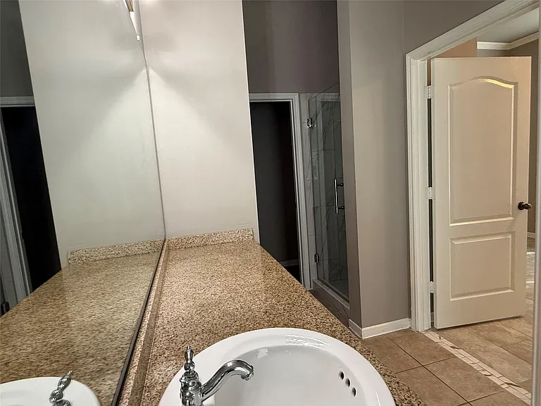 16126 Saxon Hollow Ln — Photo 12