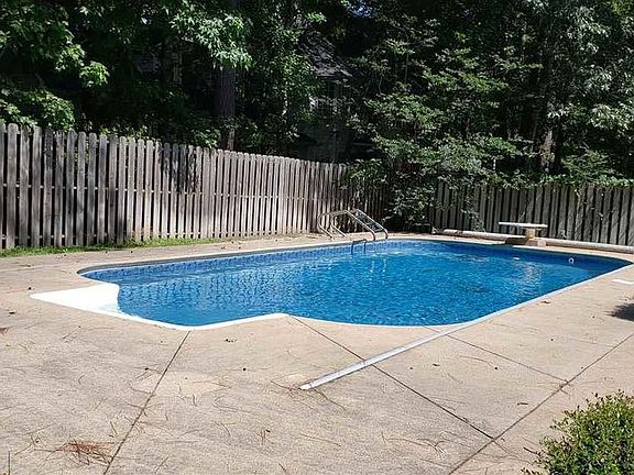 5th image of 3807 Long Leaf Dr