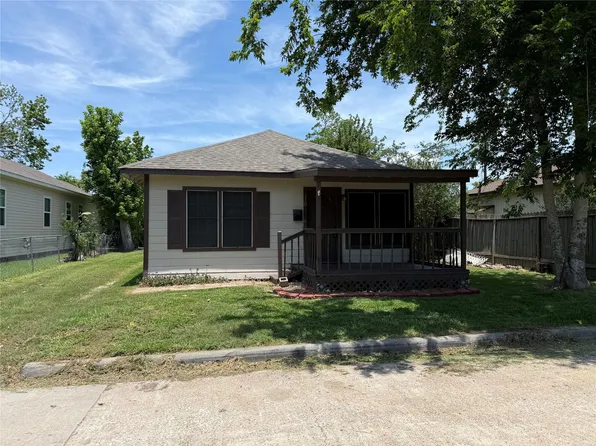 118 E Murrill St, Baytown, TX 77520