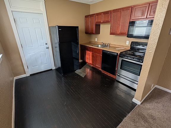 Kitchen with dishwasher