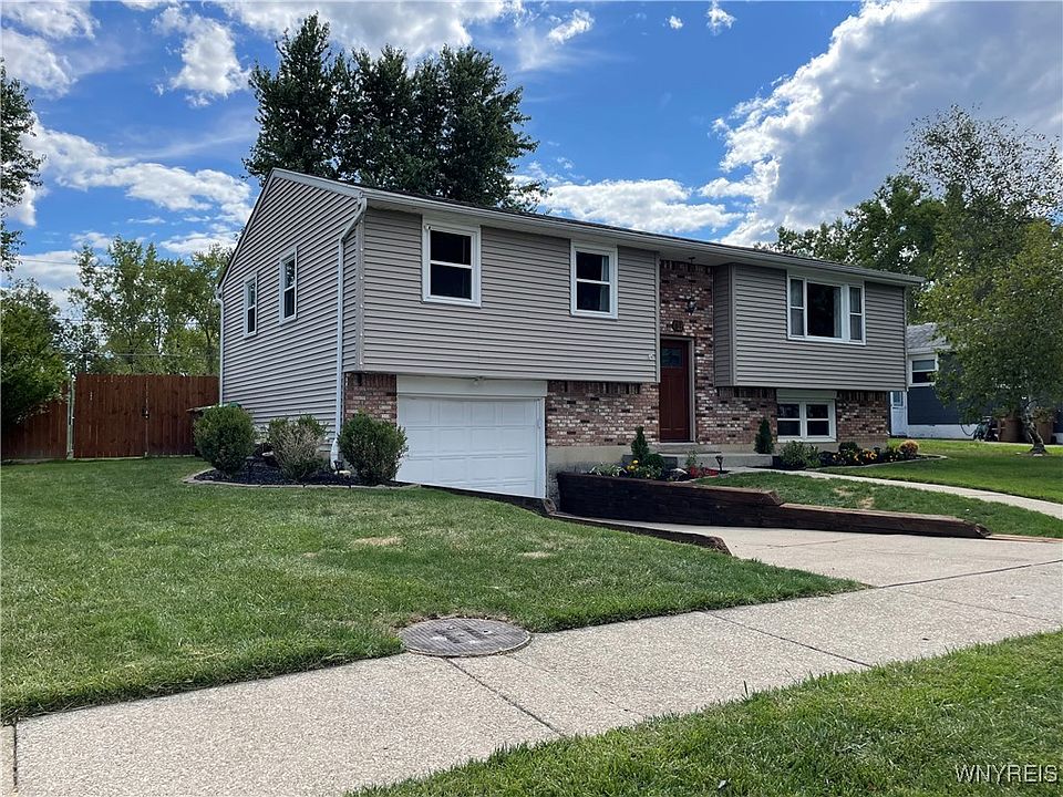 1st image of 67 Madeira Dr