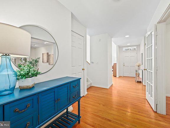 3rd image of 11573 Hemingway Dr