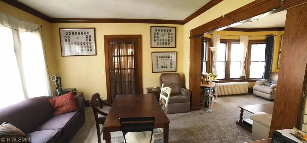 8 bed, 3871 sqft, $4,200 — Photo 2