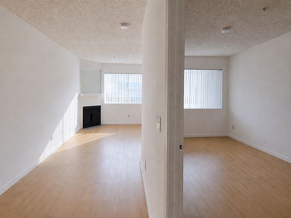 3rd image of 526 S Alexandria Ave #209
