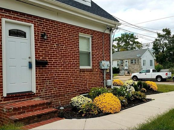 2nd image of 1717 41st St #B