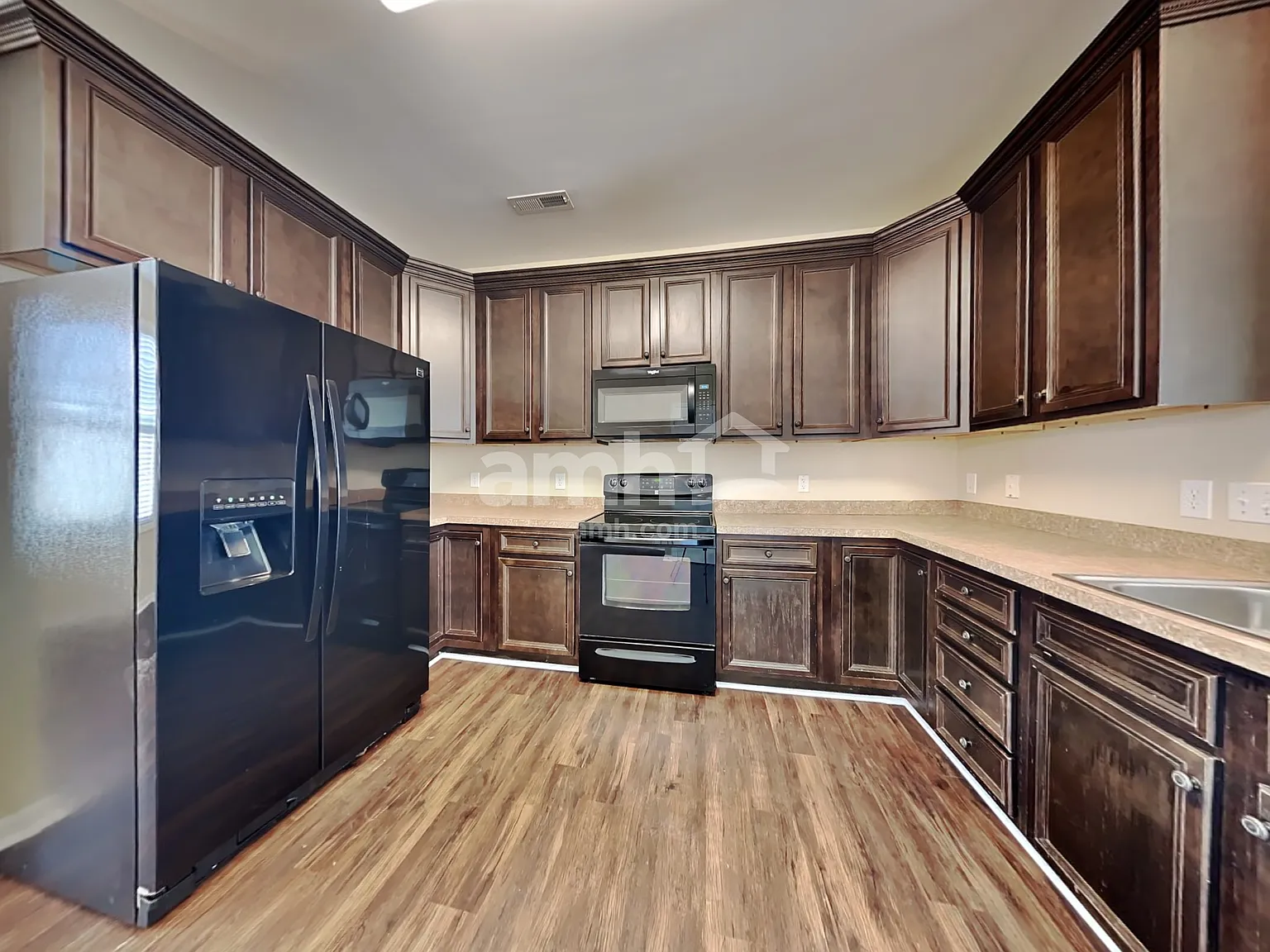 5 bed, 2.5 bath, 2140 sqft, $2,725 — Photo 3