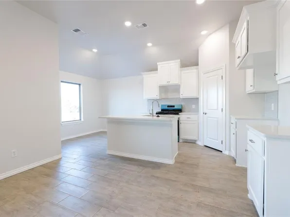 10341 SW 55th Ter, Mustang, OK 73064