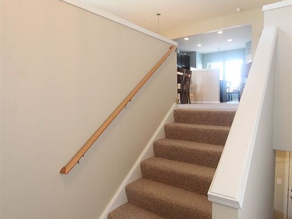 3rd image of 15 Bailey Ln