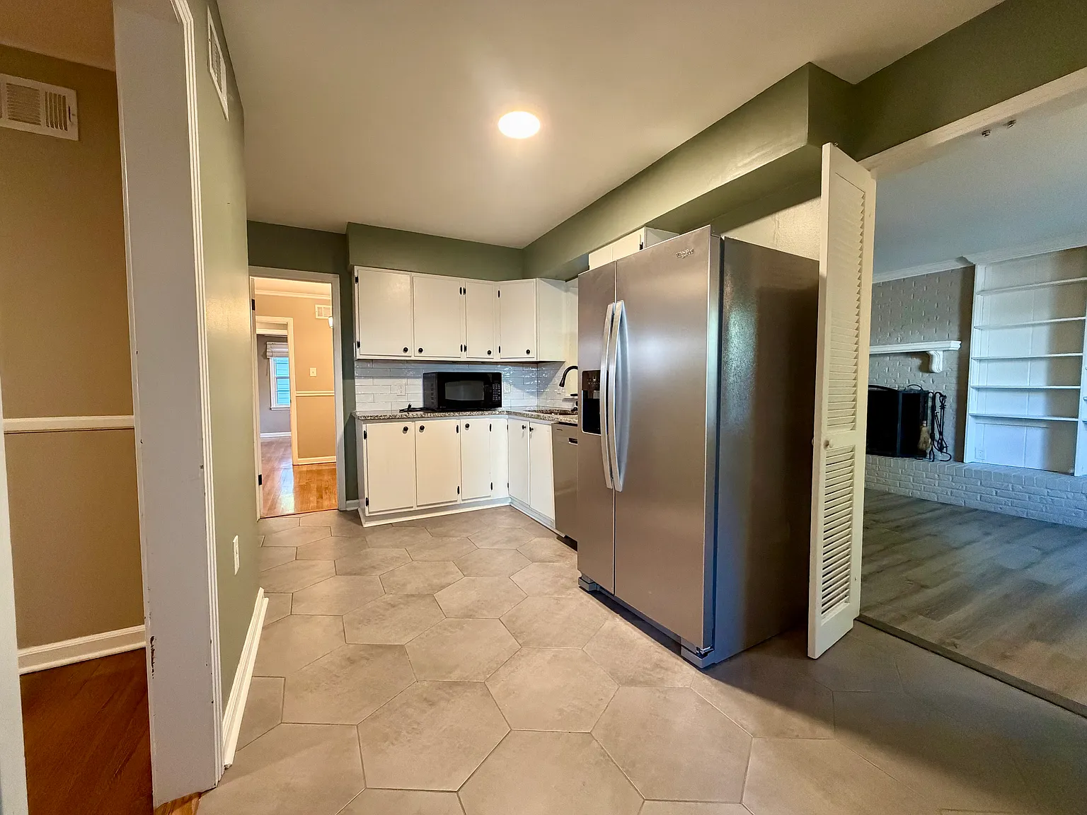 3 bed, 1664 sqft, $2,000 — Photo 2
