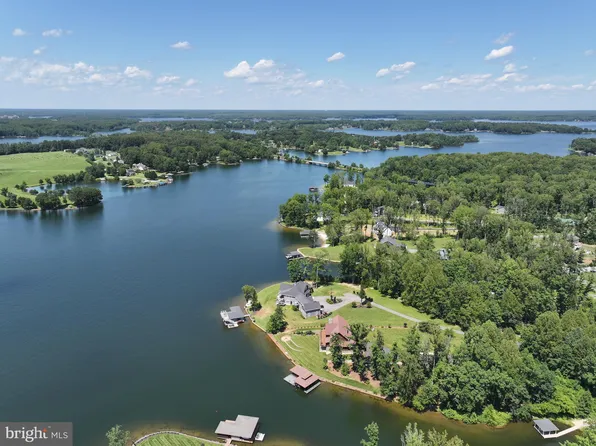 31 Boxwood Rd, Bumpass, VA 23024