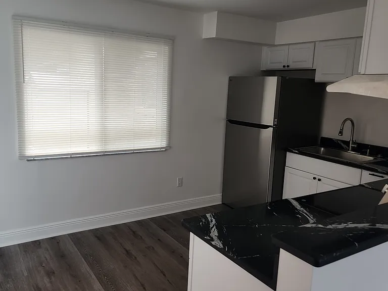 912 Bryan Ct — Photo 6