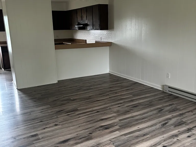 721 Burgis Ave — Photo 3