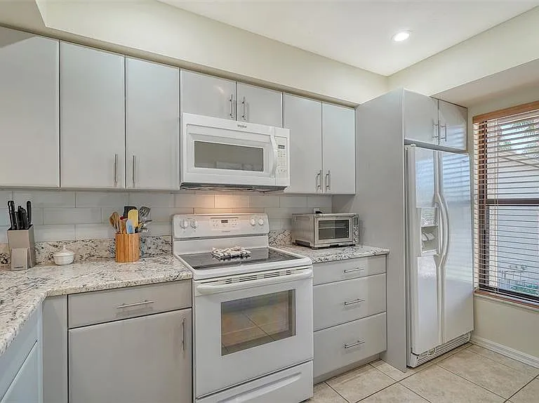 4462 Weybridge St #72 — Photo 19