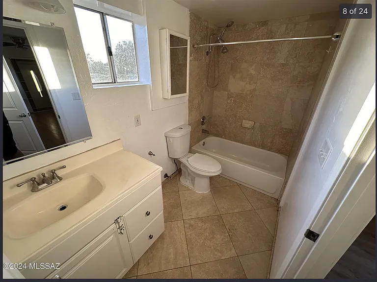 1025 S Van Buren Ave — Photo 3