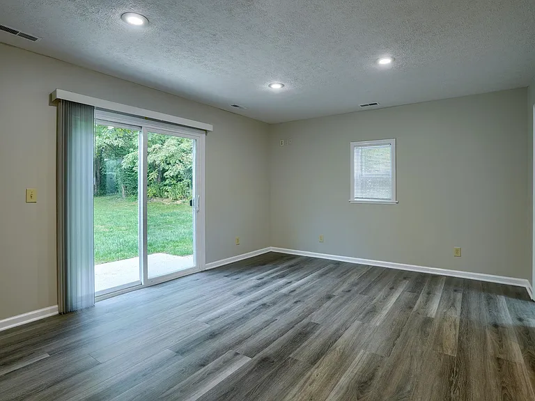 273 Shanahan Rd — Photo 33