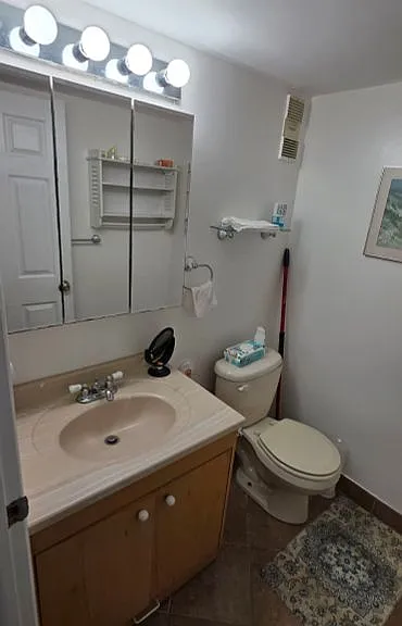 725 Lori Dr #204 — Photo 8