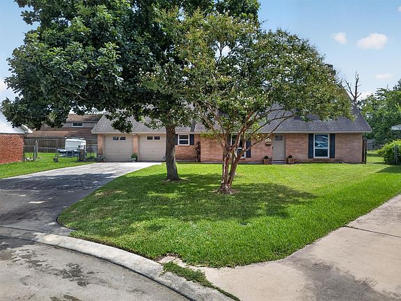 2nd image of 1406 Cedarbrook Ct