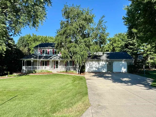 6443 Hickory Ln, Waunakee, WI 53597