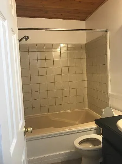 111 Lionel Ln #B — Photo 11
