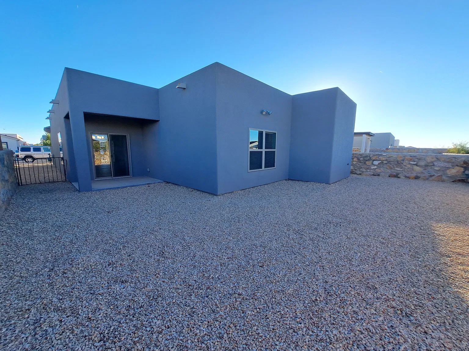 3 bed, 1621 sqft, $1,900 — Photo 2