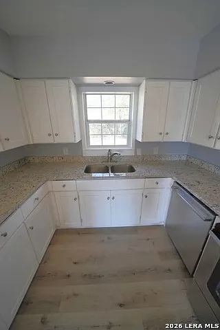 323 Stockton Dr — Photo 15