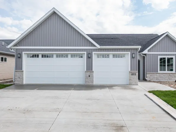 411 Lennox Dr, Bismarck, ND 58504