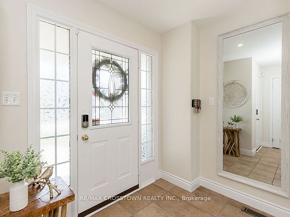 5th image of 324 Cundles Rd E