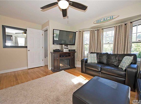 4th image of 17 Brook Ln