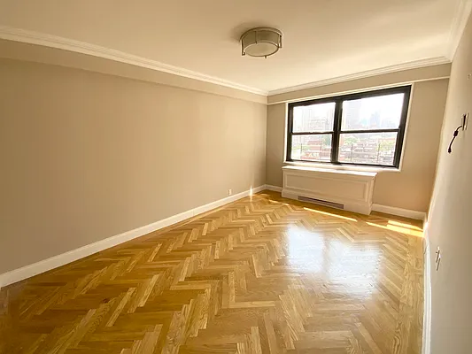 Rented by UES Management | media 6