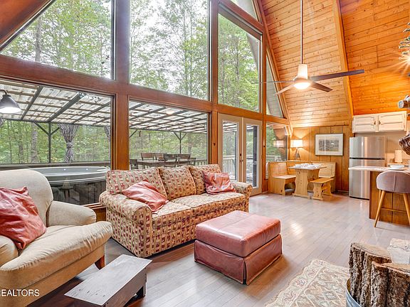 2nd image of 110 Buffalo Springs Way