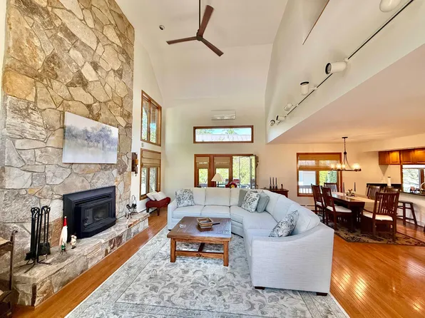 10 Middle Ridge Road, Winhall, VT 05340