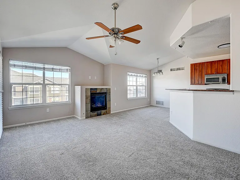 2900 Blue Sky Cir #5-307 — Photo 4