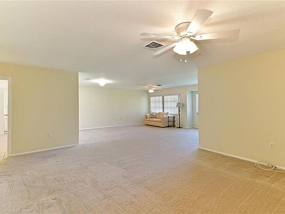 4th image of 7010 10th Ave W