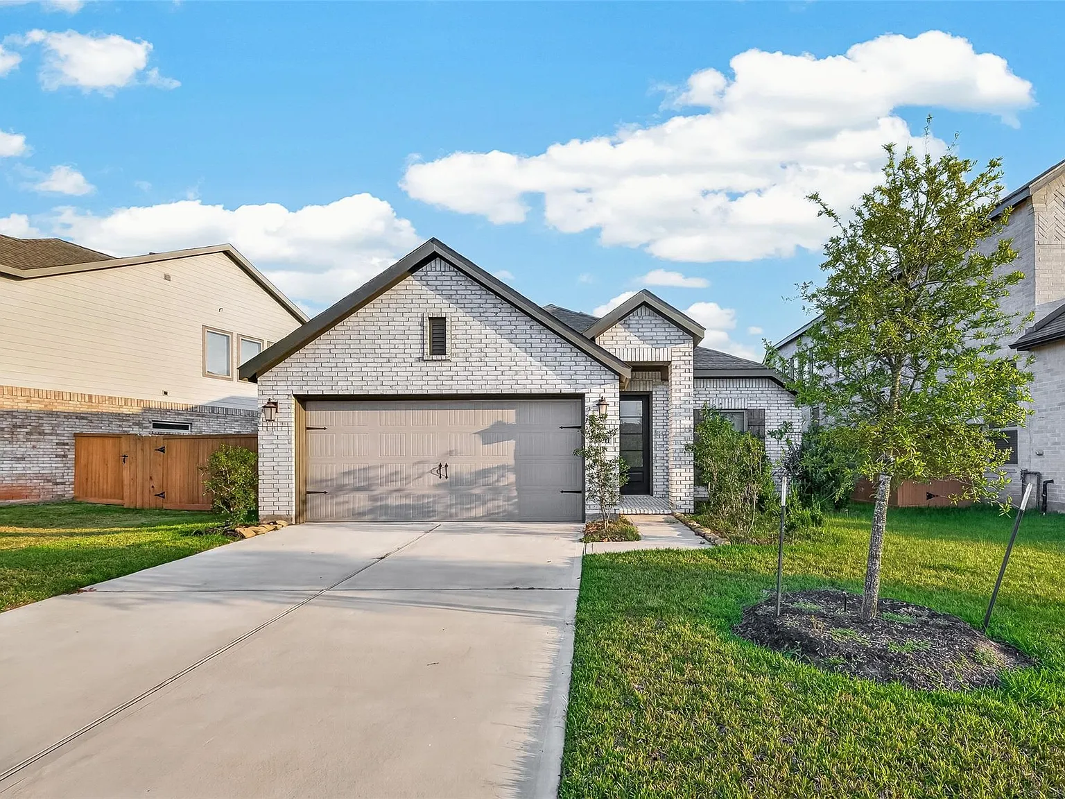 3 bed, 2.0 bath, 1650 sqft, $2,195 — Photo 3