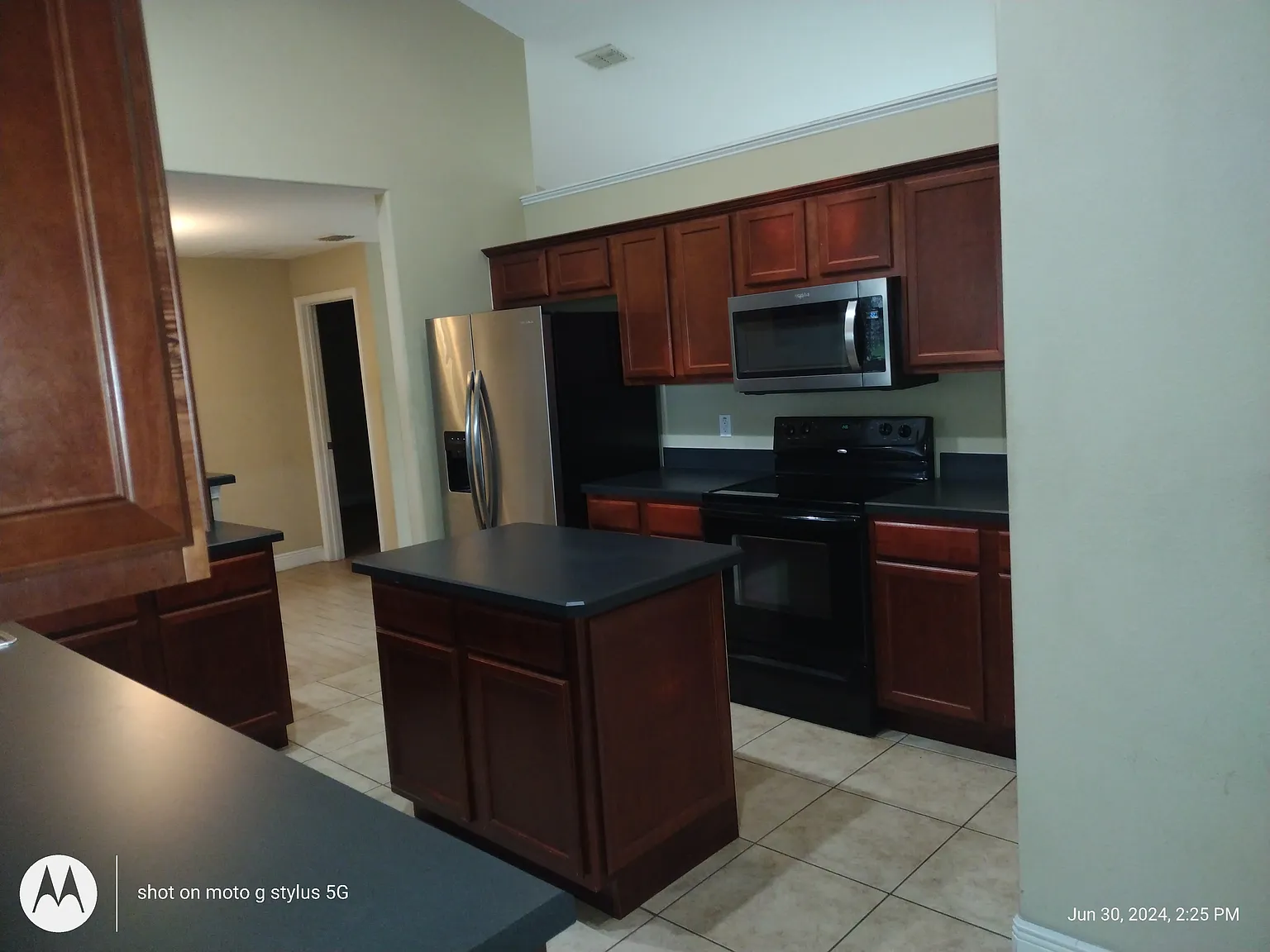 3 bed, 1558 sqft, $2,250 — Photo 3