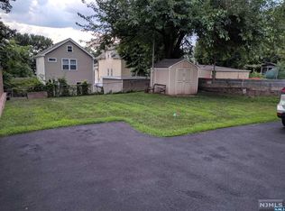 33 Sampson St, Garfield, NJ 07026