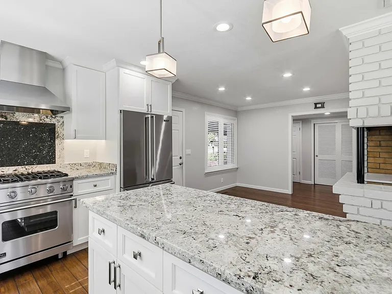 19397 Eric Dr — Photo 3