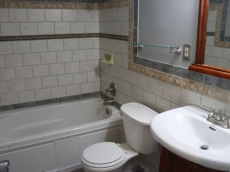 8448 Engler Ave — Photo 13
