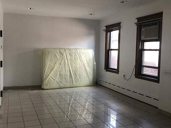 5th image of 4117 21st Ave #2