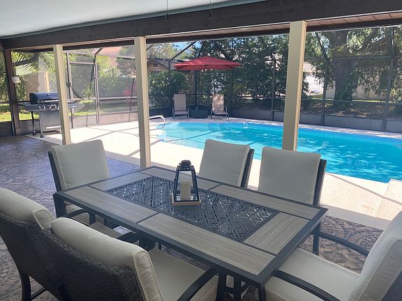 4th image of 39 Westridge Ln